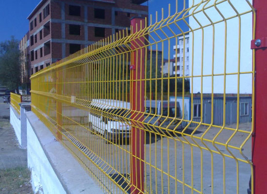 三角折彎護(hù)欄網(wǎng)